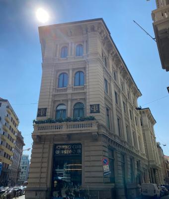 palazzo-per-le-vie-di-milano