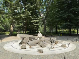 statua-piazzetta-dellartist