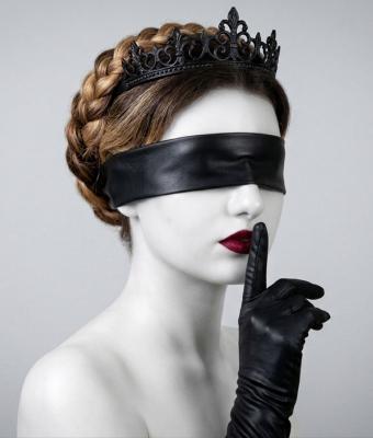 il-silenzio-della-regina