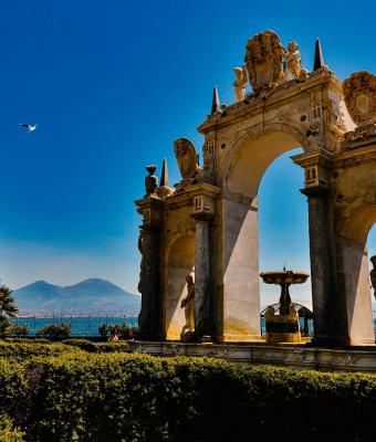 sguardi-di-pietra-sul-vesuvio