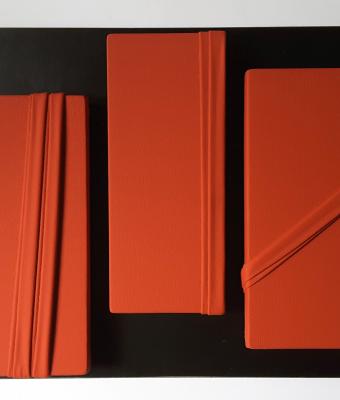 monocromo-rosso-146