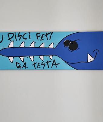 u-pisci-feti-ra-testa
