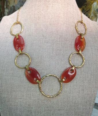 collana-in-bronzo-giallo-con-c