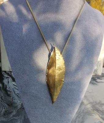 collier-in-bronzo-giallo