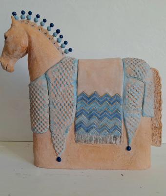 cavallo-bardato-di-azzurro