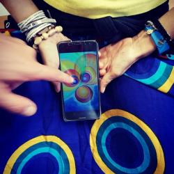 il-mio-quadro-immagine-dello-smartphone-e-la-gonna-della-scrittrice-mariaester-graziano