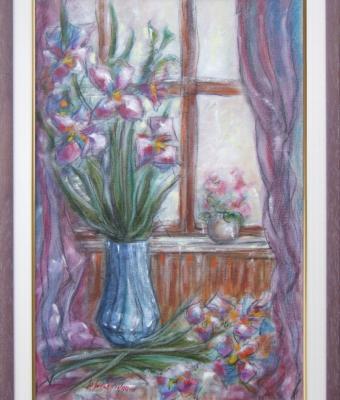 finestra-con-tendaggio-e-fiori