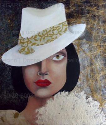 donna-con-il-cappello-bianco