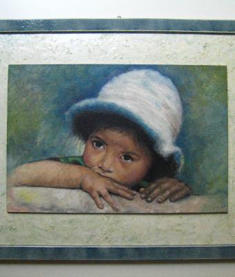 bimbo-col-cappello-bianco