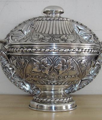 zuppiera-in-peltro-cesellato