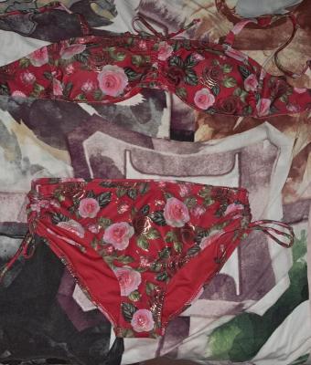 women-s-swimwear-with-goldtri