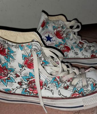 converse-brand-shoes-with-rose