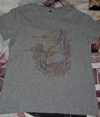 t-shirt-with-foxes-and-roses