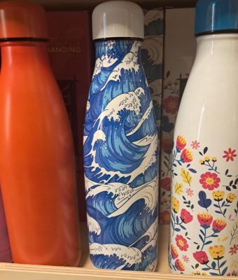 bottle-with-japan-waves