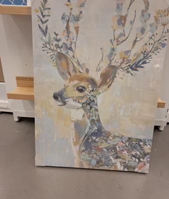 deer-with-flower-pain
