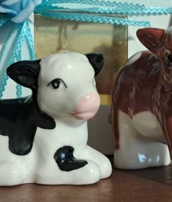 lying-calf-statue