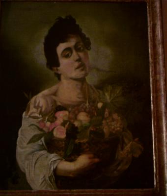 ragazzo-con-cesto-di-frutta-di