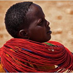 giovane-donna-masai-kenya