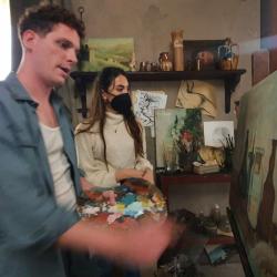 lezione-di-pittura-con-l-attore-alessandro-piavani-sul-set-del-film-la-bella-estate-regia-di-laura-luchetti lezione-di-pittura-con-l-attore-alessandro-piavani-sul-set-del-film-la-bella-estate-regia-di-laura-luchetti