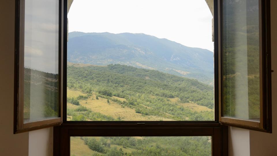 un-dito-in-un-occhio