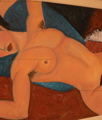 nudo-di-donna-con-braccia-dist