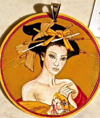 ciondolo-geisha-ochre
