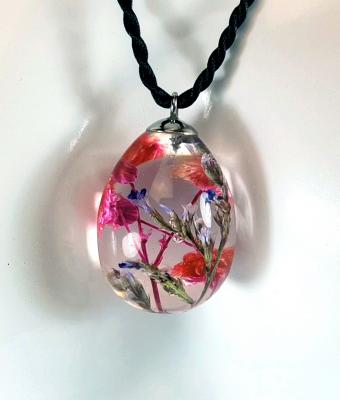 collana-in-resina-con-fiori-ve