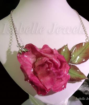 gioielli-con-fiori-veri-colla
