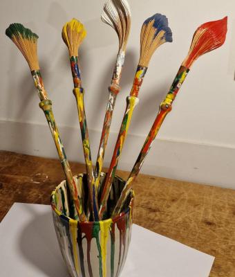 brushes-in-wood