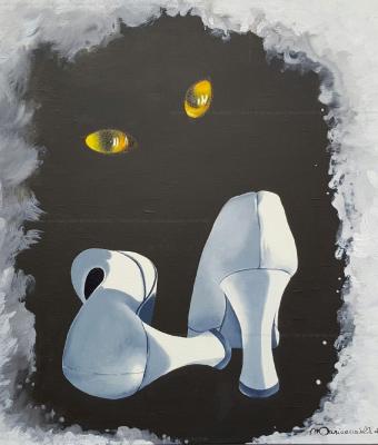 white-fallen-shoe-on-the-path