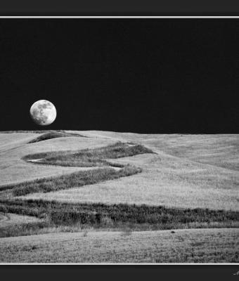 main-road-to-go-on-the-moon