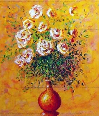 vaso-con-fiori-bianchi
