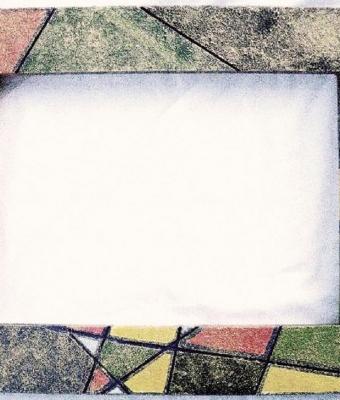 cornice-astratta-con-incisioni