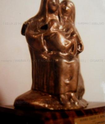 mamma-figlio-e-nonna