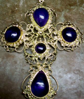 croce-oro-perle-e-ametiste