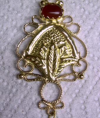 ciondolo-oro-corniola-e-quarto