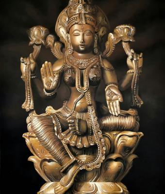 lakshmi-ivan-pili