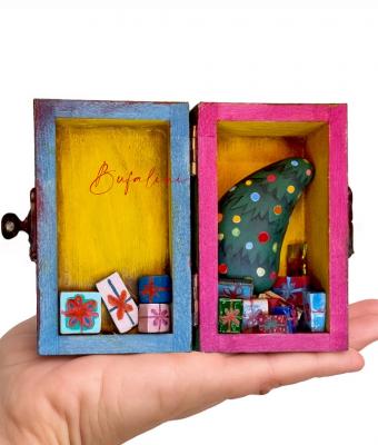 le-scatole-con-il-natale-dentr