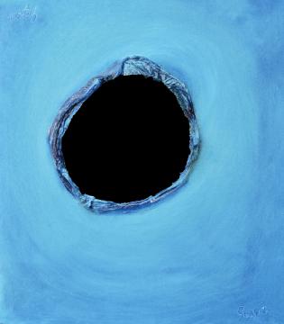 blue-under-attack-the-hole