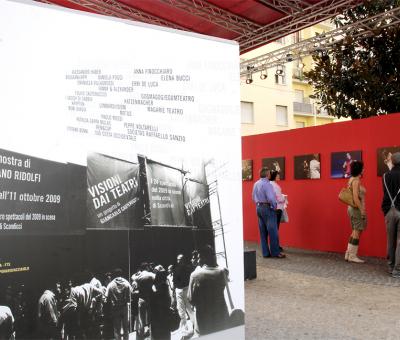 grande-successo-della-mostra-personale-di-fotografia-quotvisioni-dai-teatriquot-dal-31009-al-111009-alla-fiera-di-scandiccifi