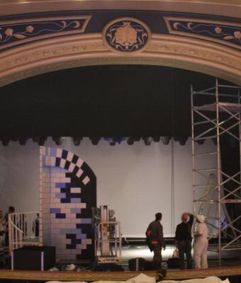 royal-theatre-queen-elizabet
