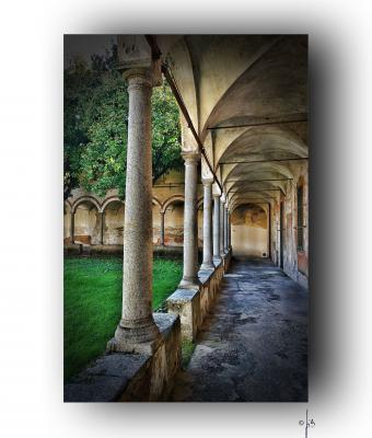 nel-silenzio-del-chiostro-il