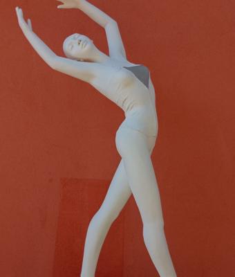 ballerina-in-fibra-di-vetro