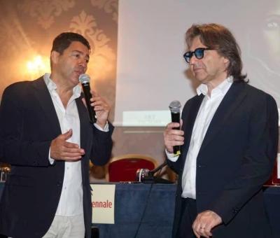 riccardo-testa-vende-una-sua-opera-ad-un-collezionista-russo-in-occasione-della-mostra-pro-biennale-di-venezia