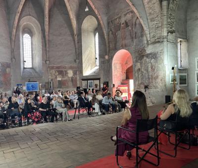 artisti-per-il-giubileo-a-cura-di-salvo-nugnes-successo-di-pubblico-e-critica-per-linaugurazione-della-manifestazione-a-spoleto